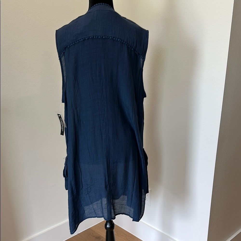 NWT- Sleeveless Navy Button-Down Tunic - Picture 6 of 14
